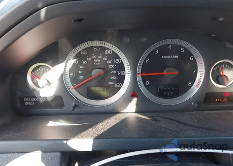 2013 Volvo Xc90 3.2/3.2 Platinum/3.2 Premier Plus z USA, uszkodzony, nr VIN YV4952CZ8D1634328